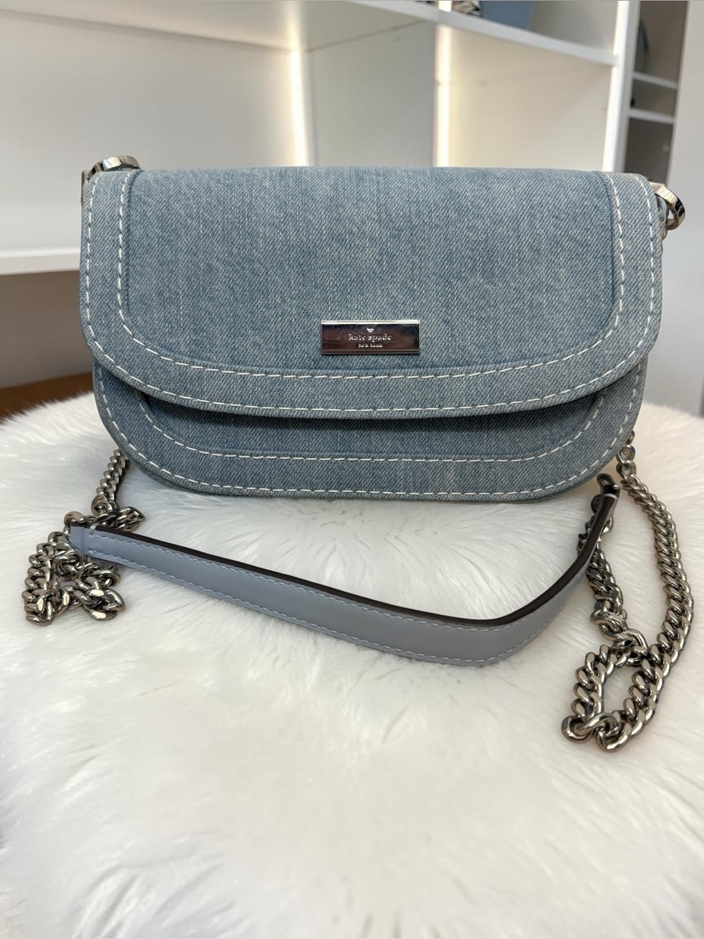 Kate Spade Krista Denim Chain Crossbody Bag Blue Silver NWOT - Picture 3 of 8